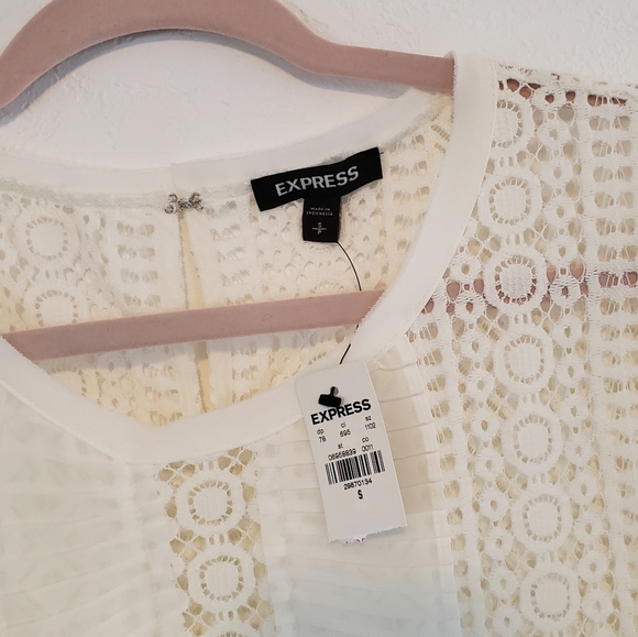 NWT Express Cream White Blouse Flutter Detail Unique w/ Movement! - Picture 9 of 15